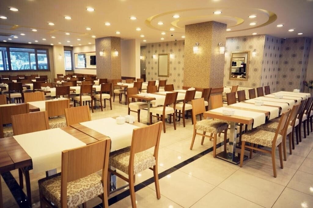 Територія Helen Park Hotel 3*