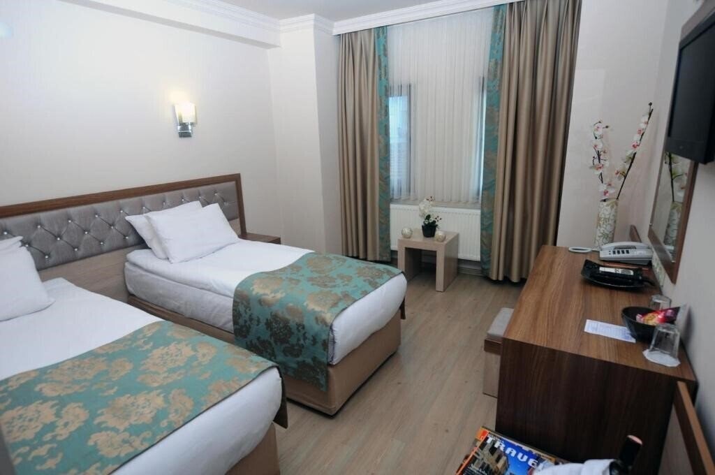 Панорама Helen Park Hotel 3*