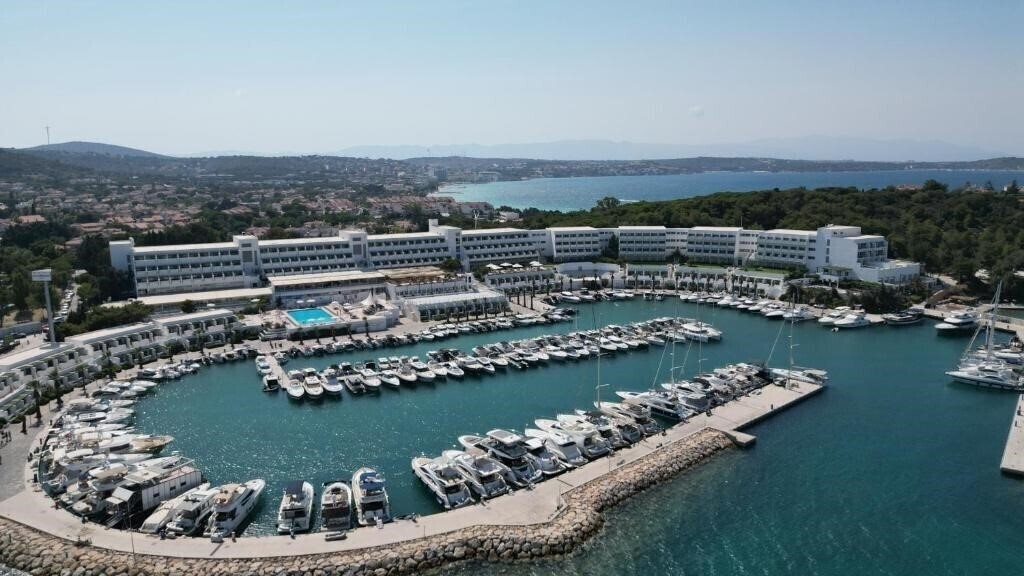 Отель Cesme Altin Yunus Resort & Thermal Hotel 5*