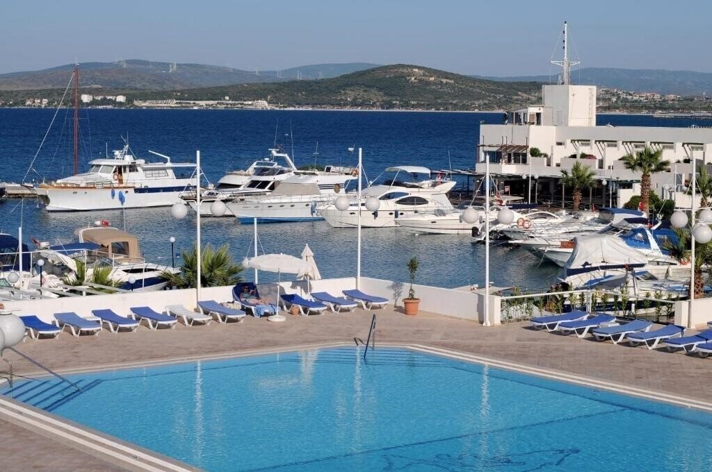 Панорама Cesme Altin Yunus Resort & Thermal Hotel 5*
