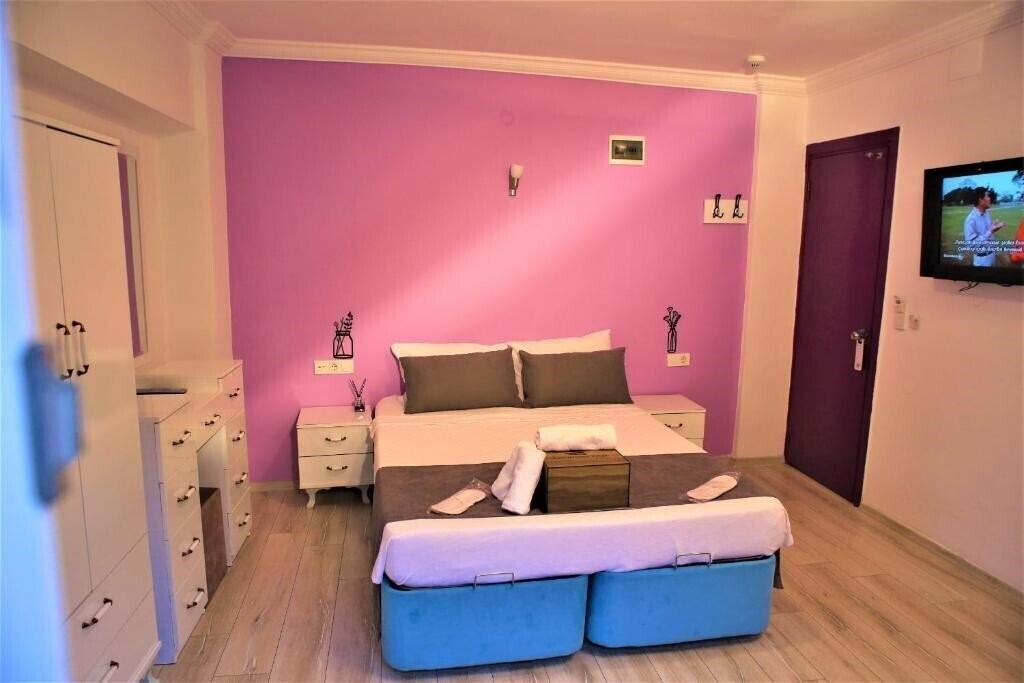 Панорама Lavender Otel 3*