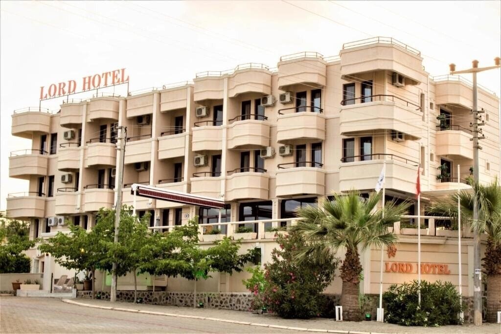 Готель Lord Hotel 3*