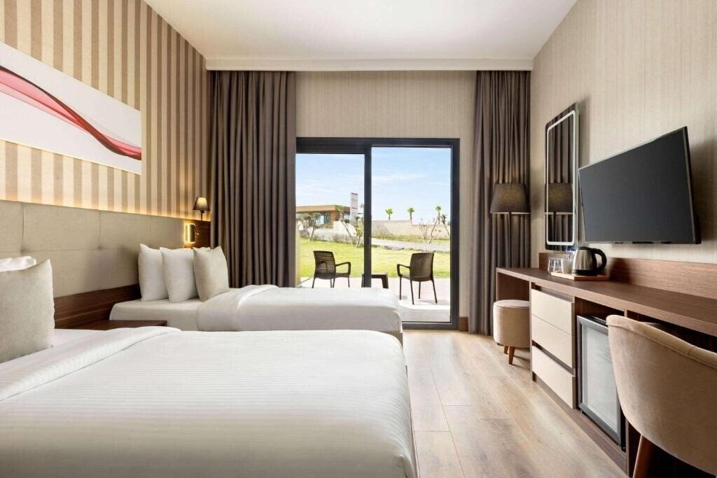 Территория Ramada by Wyndham Cesme 3*