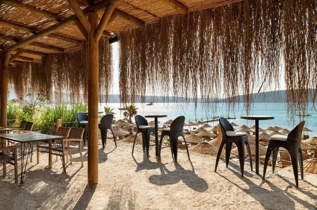 Апартаменты Dolce by Wyndham Cesme Alacati (ex. Double Tree by Hilton Cesme Alacati Beach Resort, Porto Beach Resort Exclusive Alacati Boutique) 4*