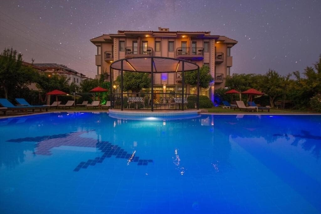 Фотографія Golden Moon 3*