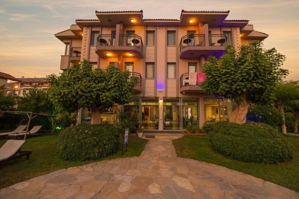 Зображення Golden Moon 3*