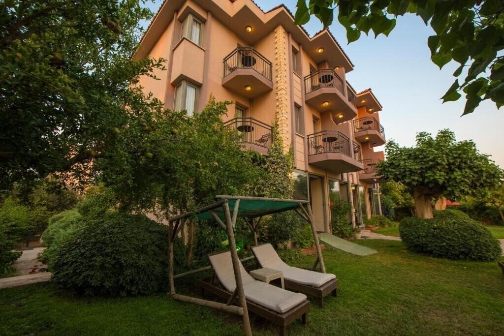 Картинка Golden Moon 3*