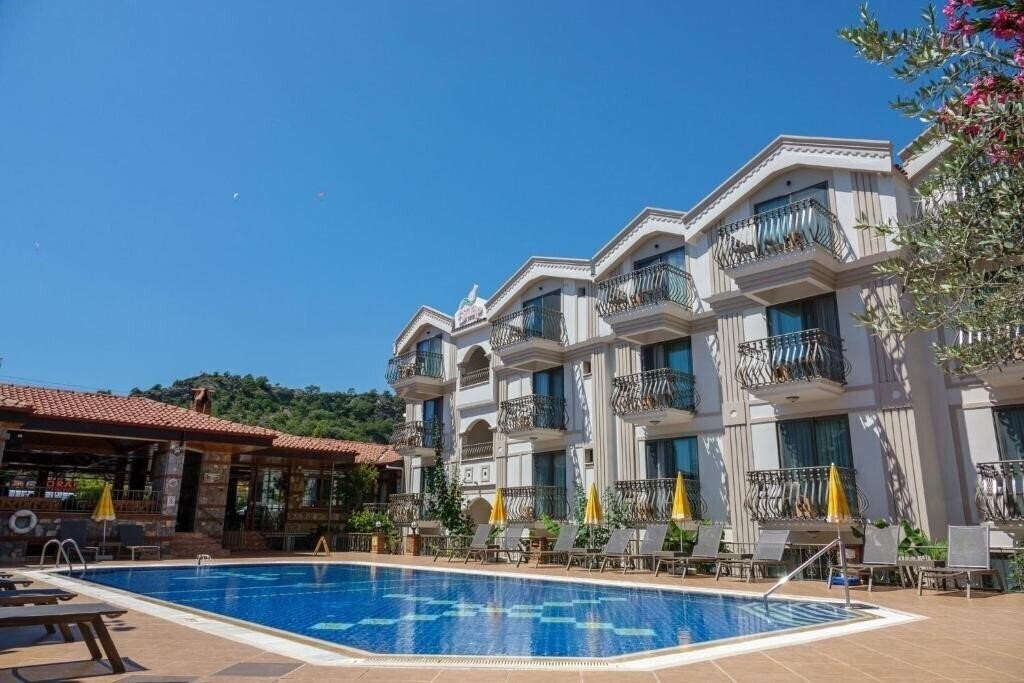 Панорама Magic Tulip Beach 3*