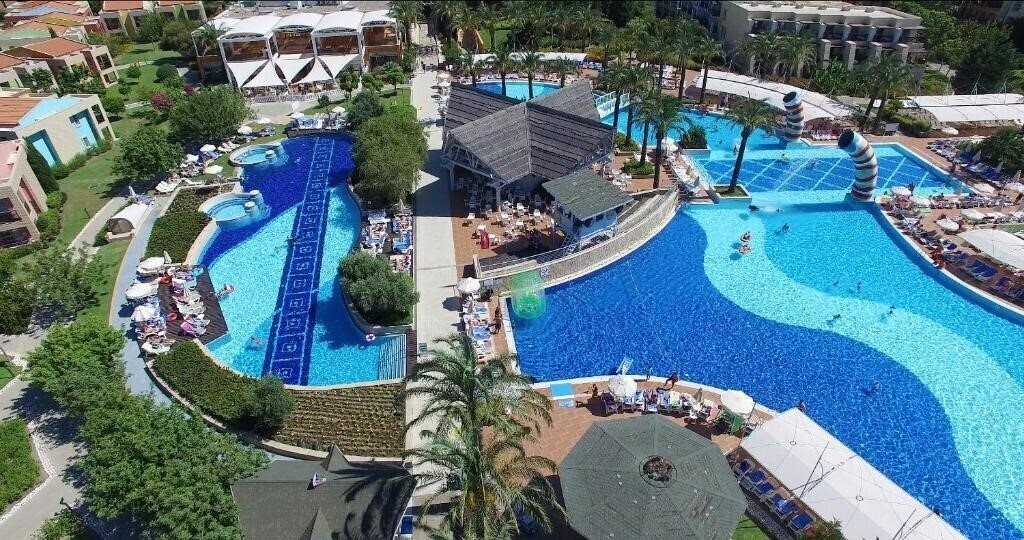 Территория Holiday Village Turkey 4*
