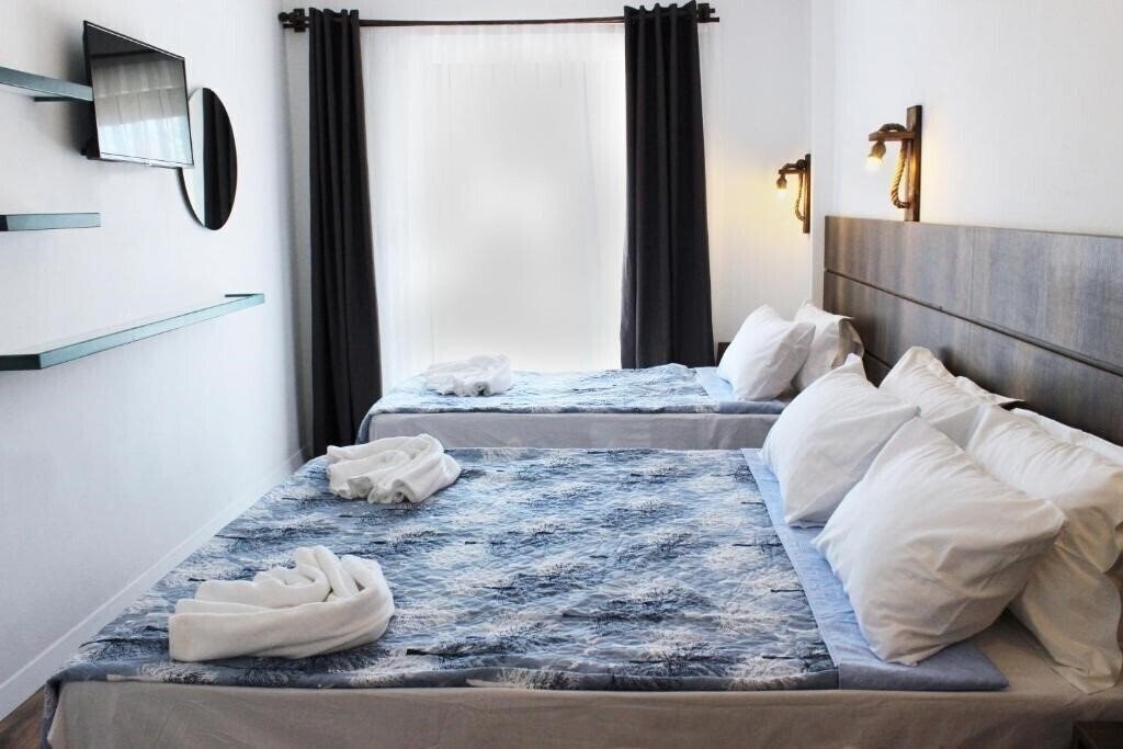 Территория Smyrna Hotel 2*