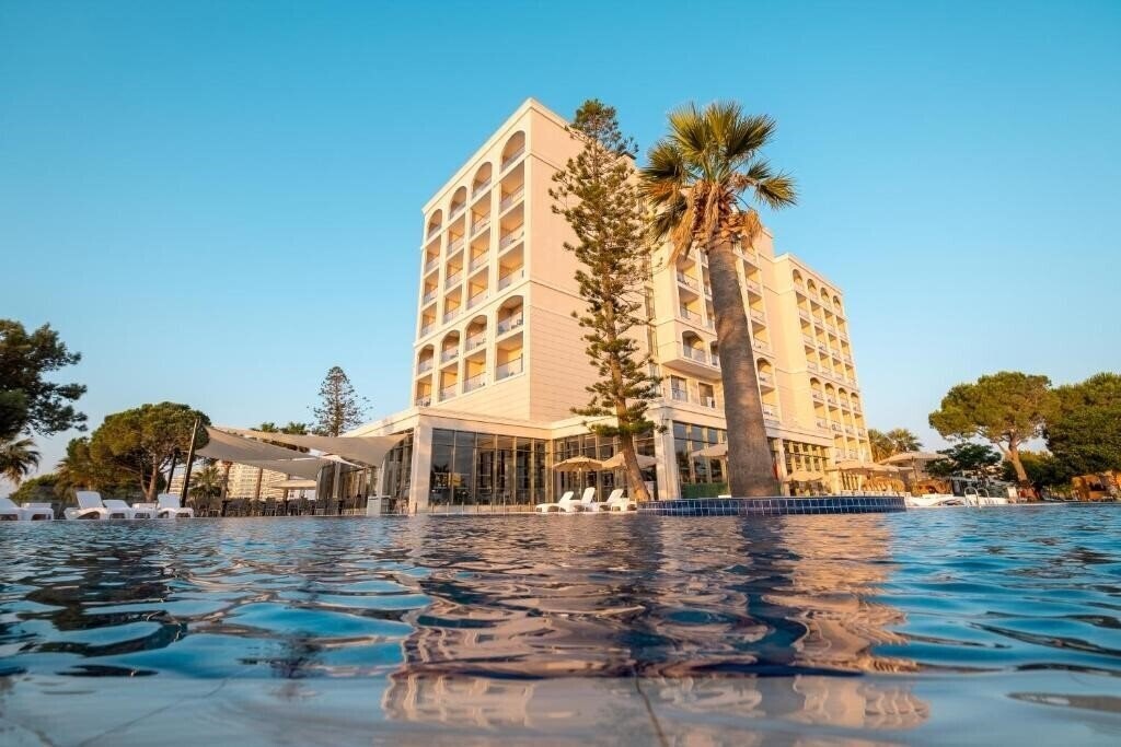 Апартаменты The Roxy Luxury Moon (ex. Aurum Moon Resort) 5*