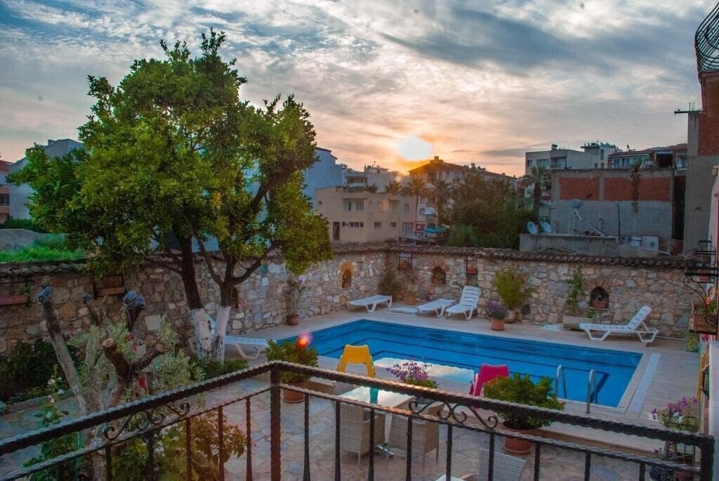 Панорама Nazar Hotel 3*