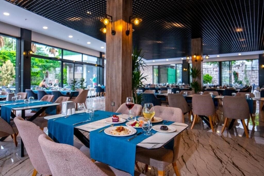 Территория Maril Beach & SPA Hotel (ex. City Point Beach & SPA, City Point Deluxe Hotel, Maril Resort Hotel, Maril Deluxe Hotel & SPA) 5*