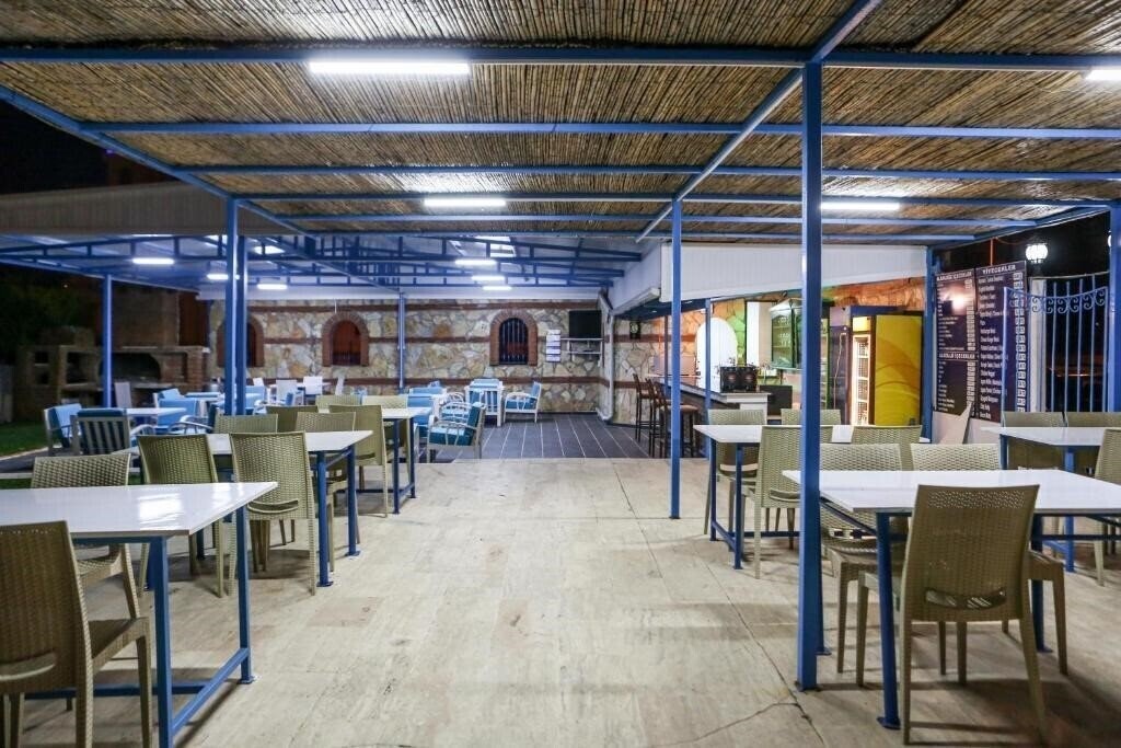 Апартаменти Sunset Village 2*