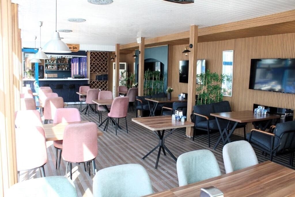 Территория Mavi Pansiyon & Restaurant (ex. Mavi Kitchen & Bar) 4*
