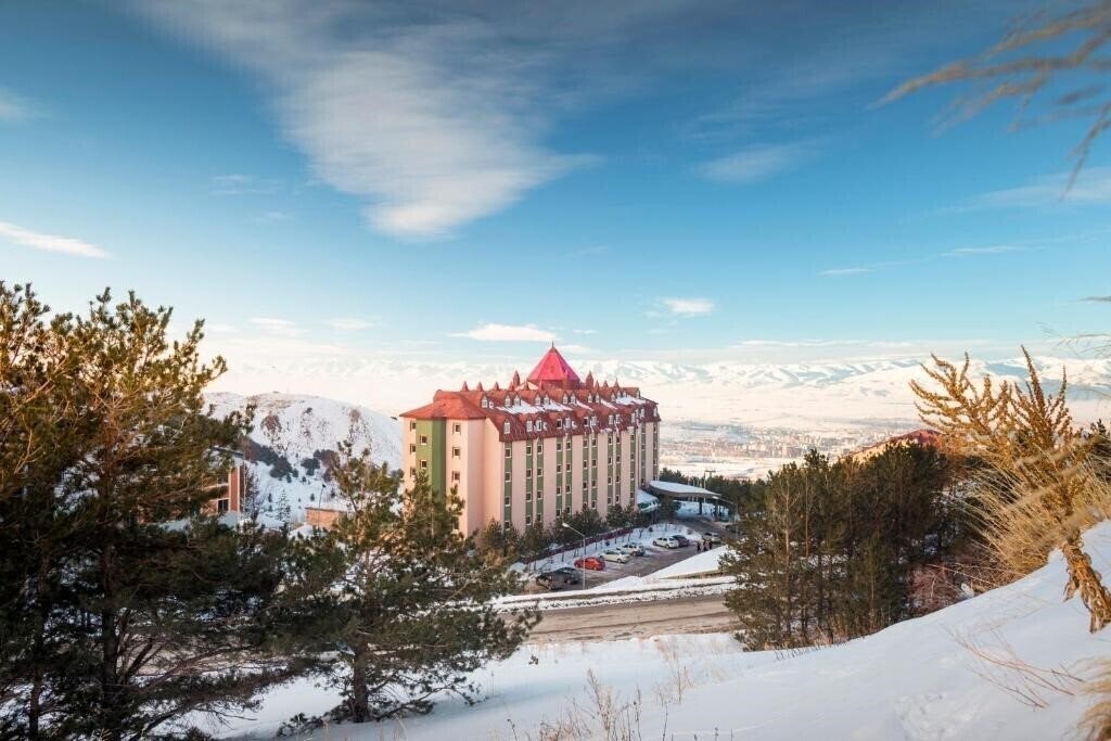 Апартаменты Palan Ski & Convention Resort Hotel (ex. Palan Hotel) 4*