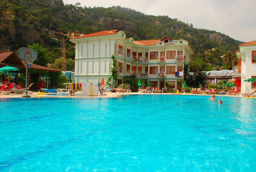 Готель Dorian Hotel 3*