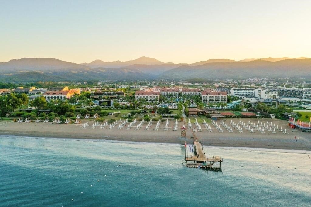 Вид Akra Fethiye Tui Blue Sensatori (ex. Tui Sensatori Resort Barut Fethiye, Barut Fethiye Sensatori) 5*