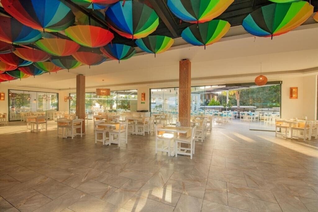 Картинка Oludeniz Resort by Z Hotels (ex. Noa Hotels Oludeniz Resort, Oludeniz Resort, Z Hotels Oludeniz Resort, Oludeniz Beach Resort by Z Hotels) 4*