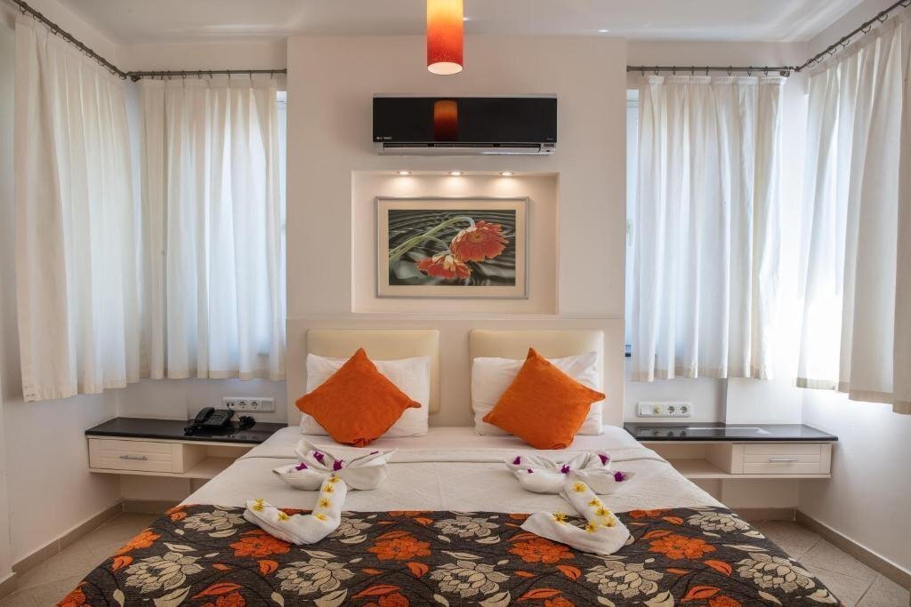 Панорама Golden Life Heights Hotel 4*