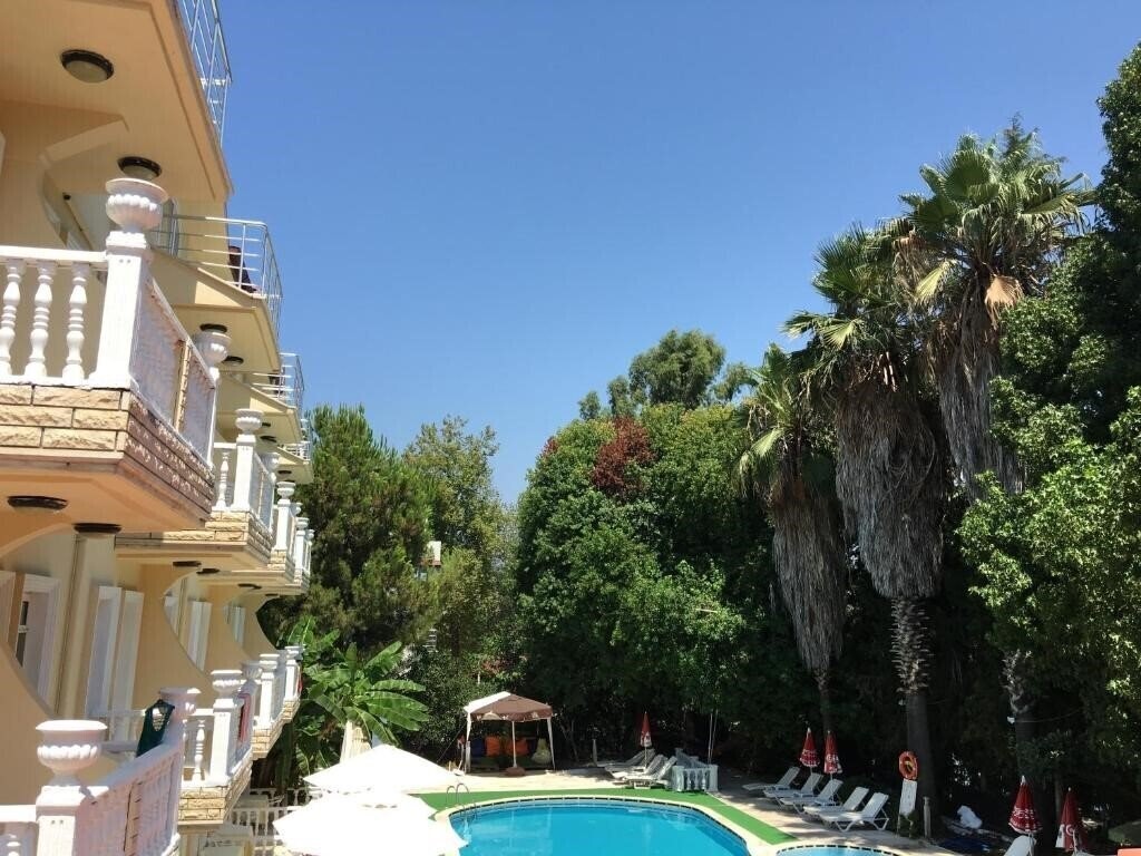 Территория Cenk Bey 3*