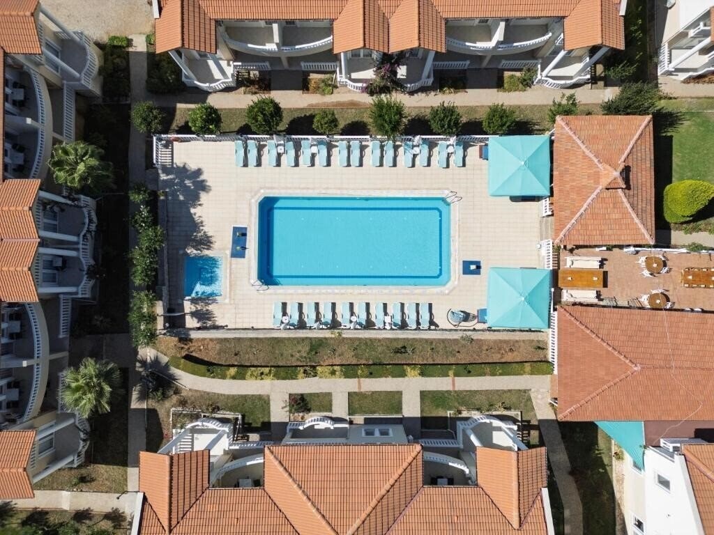 Территория Mesa Suite Hotel 3*