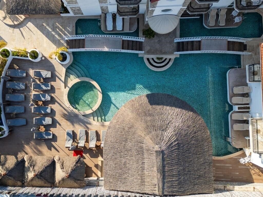 Панорама The PineHill Hotel & Suites 3*