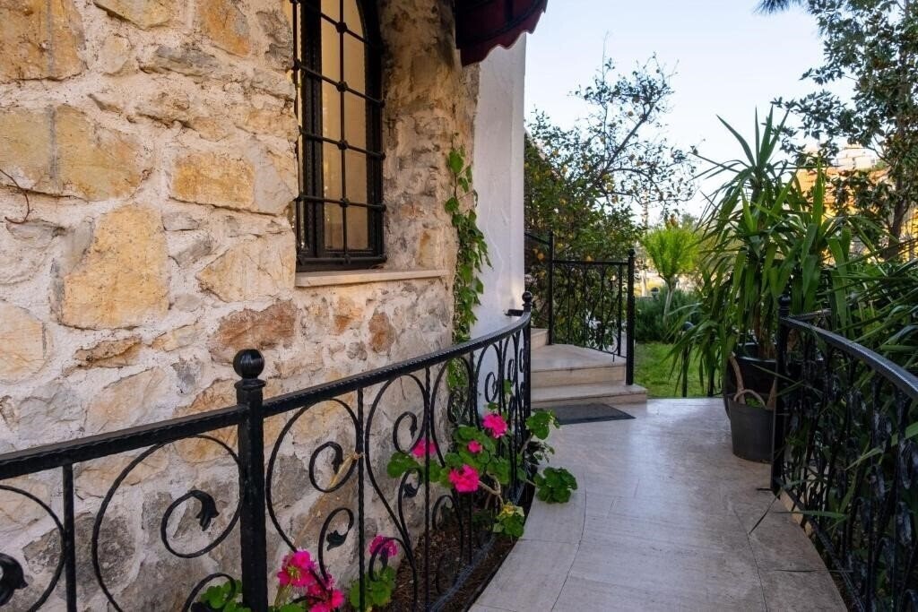 Апартаменти The PineHill Hotel & Suites 3*