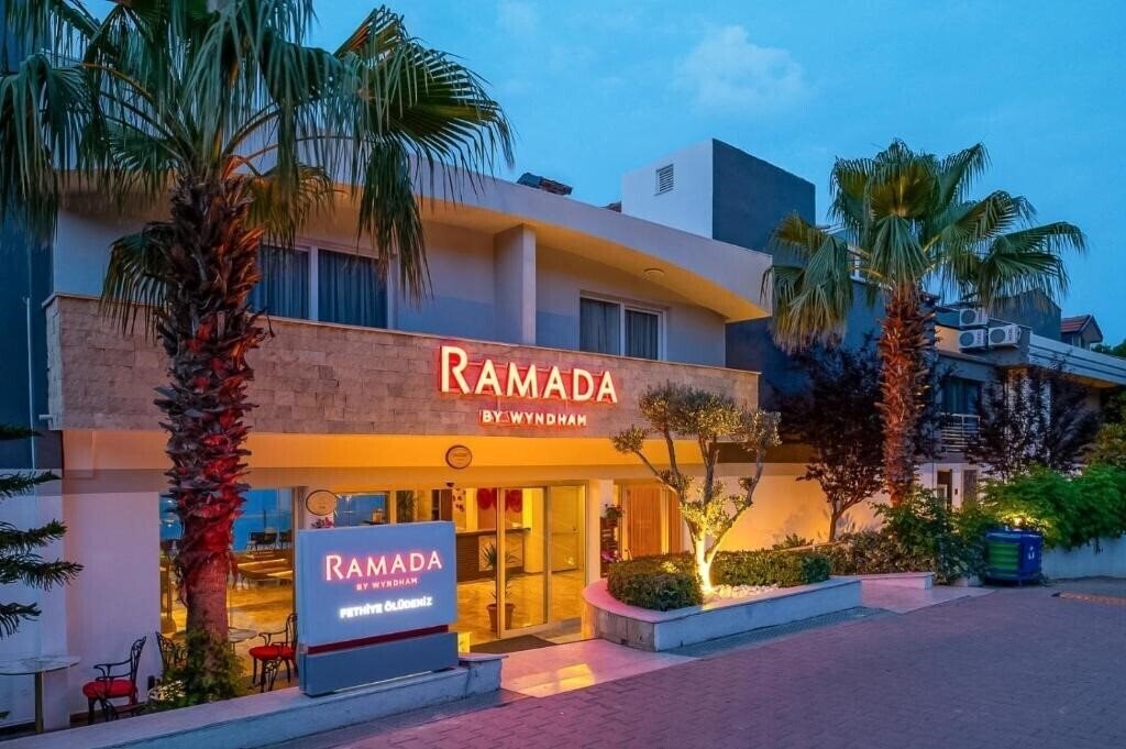 Отель Ramada By Whyndham Oludeniz 4*