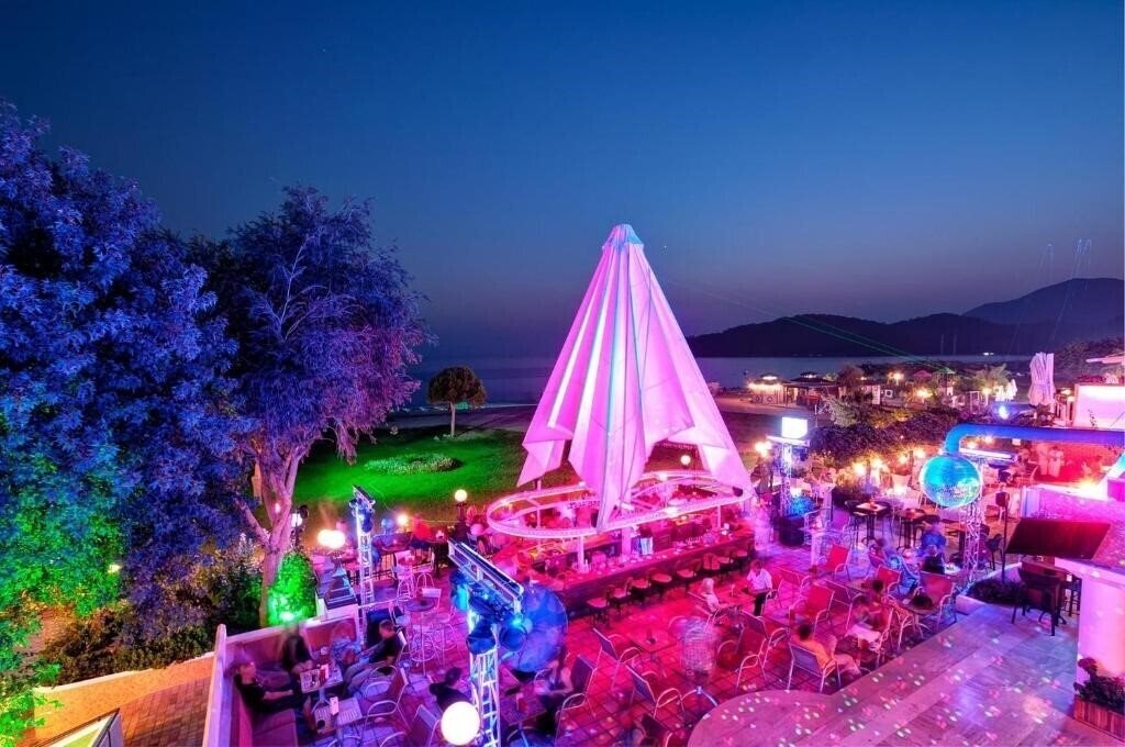 Территория Club Belcekiz Beach 5*
