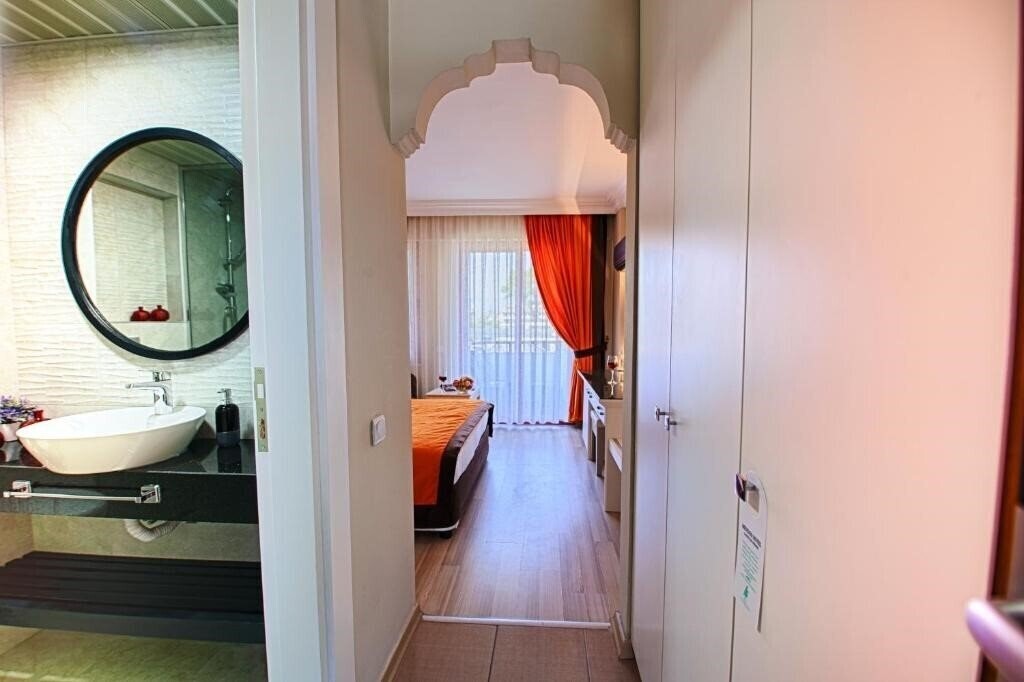 Вид Mendos Hotel 3*