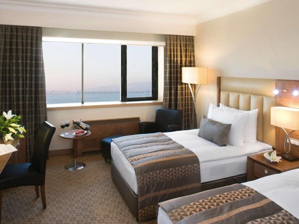 Панорама Movenpick Hotel Izmir 5*