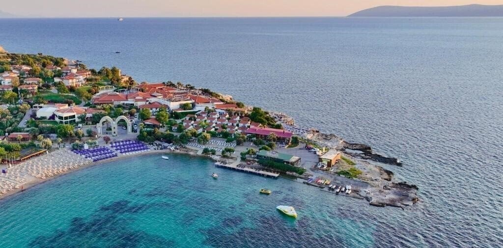 Фотографія Maya Bistro Hotel Beach Boutique 3*