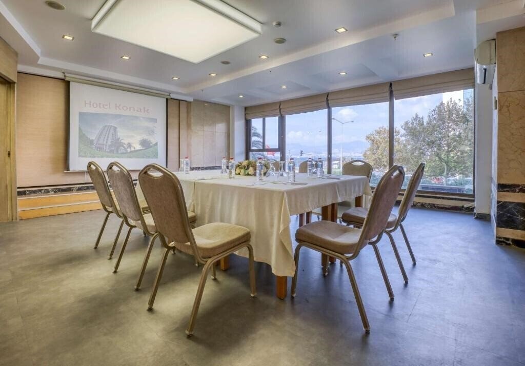 Панорама Best Western Plus Hotel Konak (ex. Best Western Plus Konak) 4*