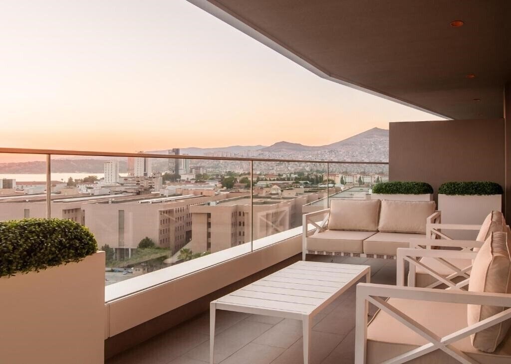 Вид Four Points By Sheraton Izmir 4*