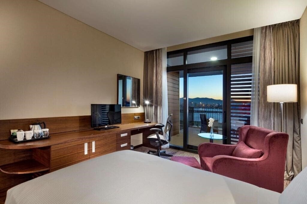 Картинка Hilton Garden Inn Izmir Bayrakli 4*