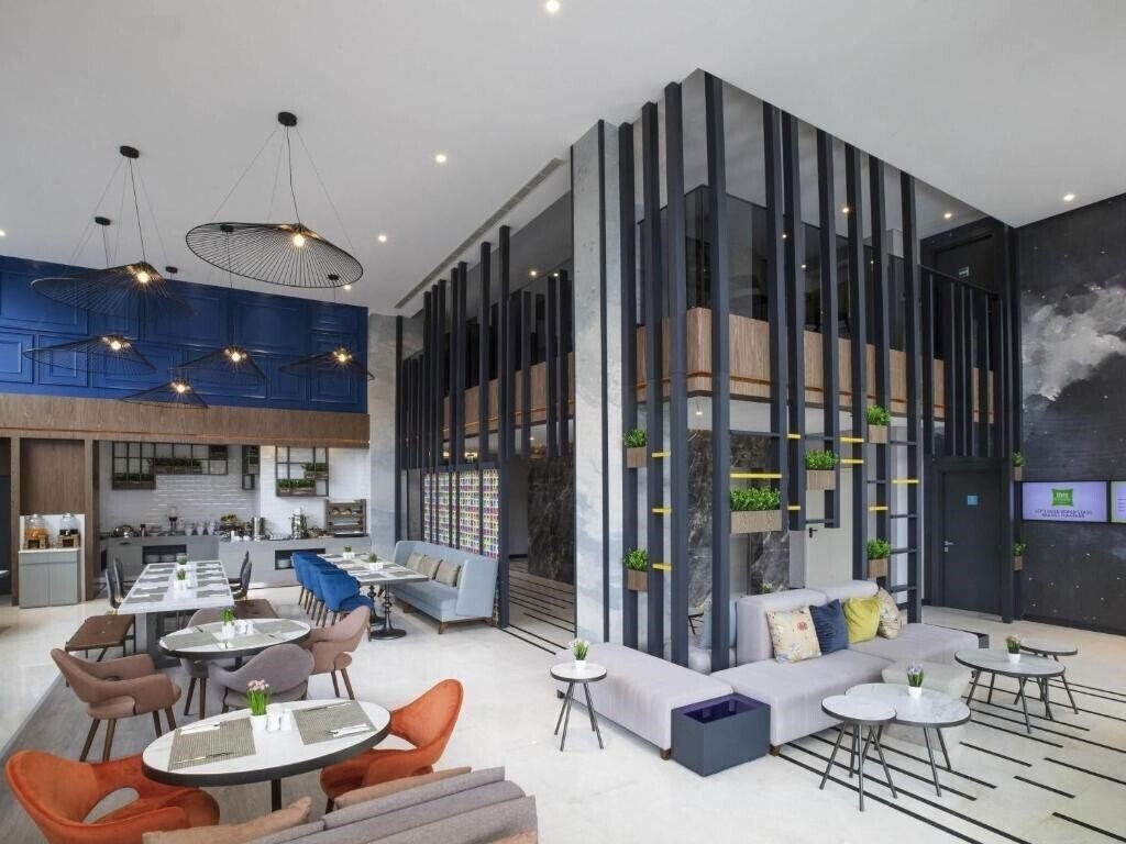 Панорама Ibis Styles Izmir Bornova 3*