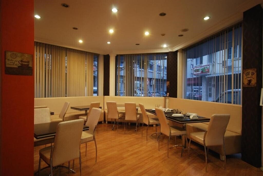 Территория Mini Fuar Otel (ex. Mini Fuar Hotel Izmir, Mini Hotel) 2*