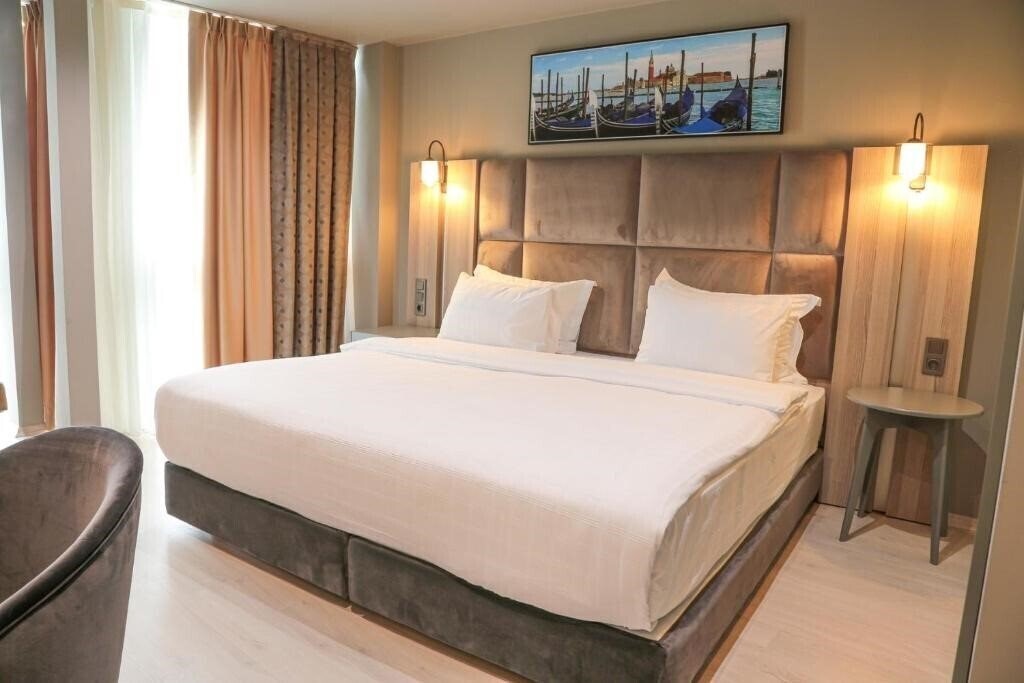 Територія Pasaport Pier Hotel 3*