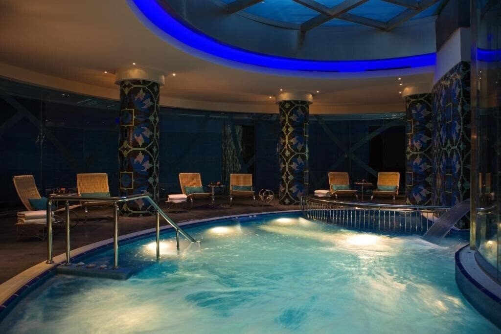 Зображення Renaissance Izmir Hotel 5*