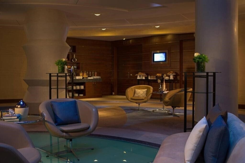 Вид Renaissance Izmir Hotel 5*