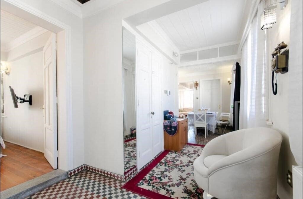 Панорама Sari Konak Business Hotel (ex. Odullu Tarihi Rum Evi Teraslı) 3*