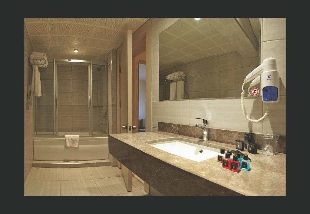 Вид Susuzlu Otel 3*