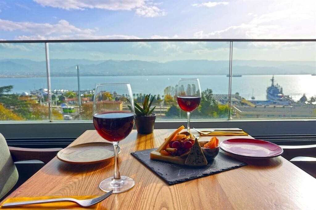 Апартаменти Wes Hotel 4*