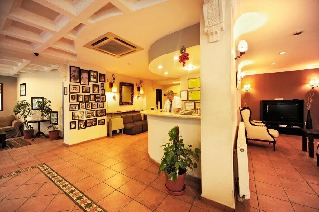 Фотографія Ustun Otel Alsancak 3*