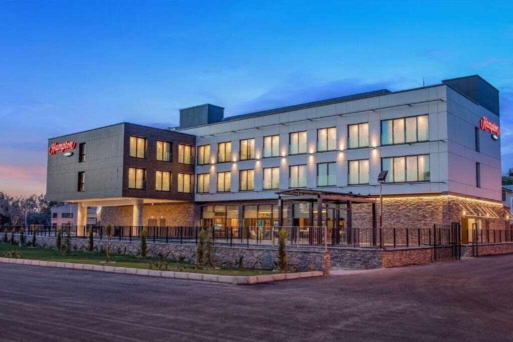 Готель Hampton By Hilton Izmir Aliaga 3*