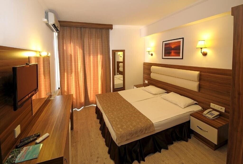 Территория Albano Hotel 3*