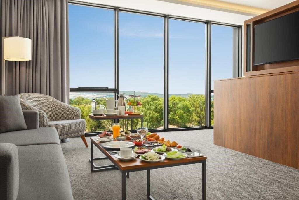 Панорама Ramada By Wyndham Izmir Aliaga 4*