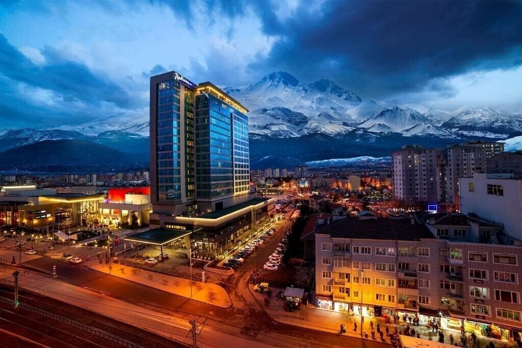 Готель Radisson Blu Hotel Kayseri 5*