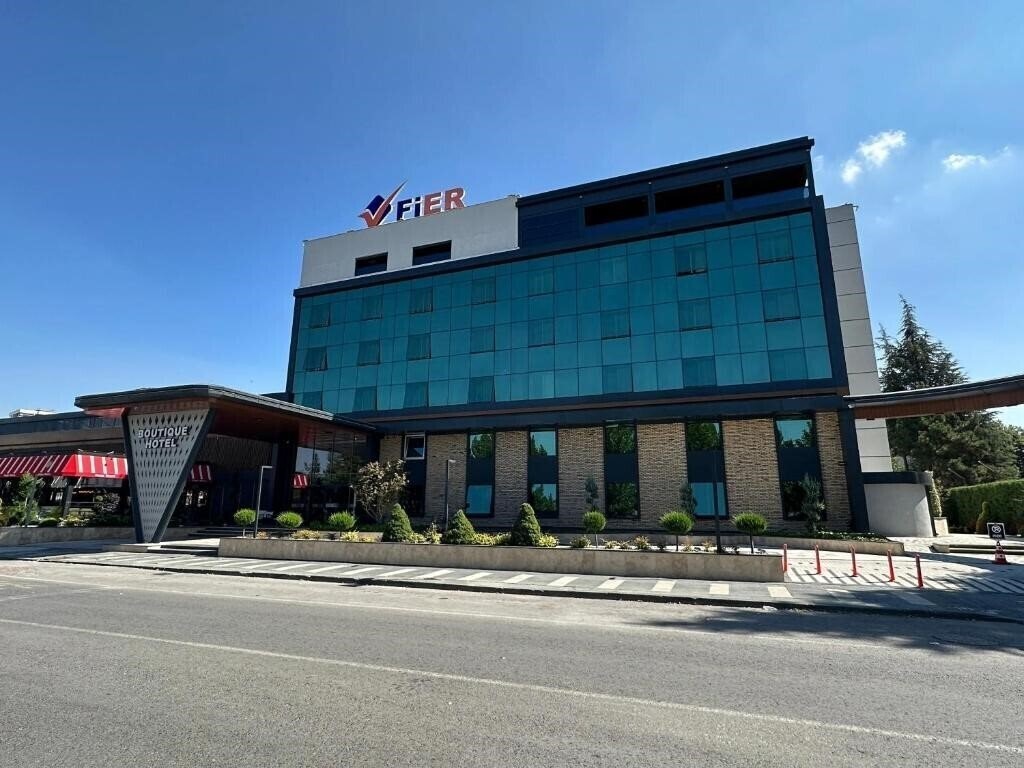Готель Fier Life Center 3*